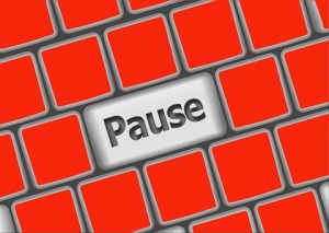 red pause button 
