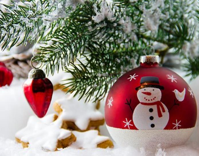 Fir tree with snowman bauble