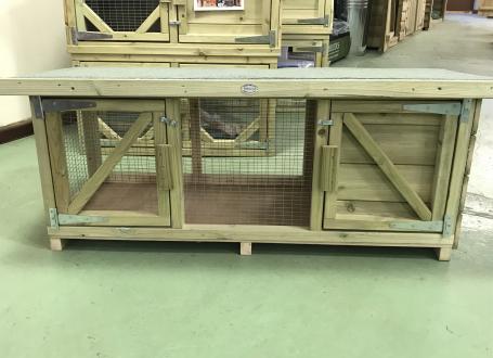 Rabbit Hutch 4′