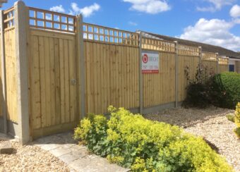Closeboard fence panels