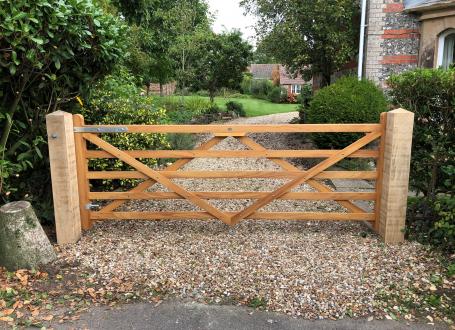 Diamond Braced Gate