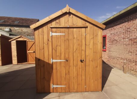 Langdon Apex shed front view door closed